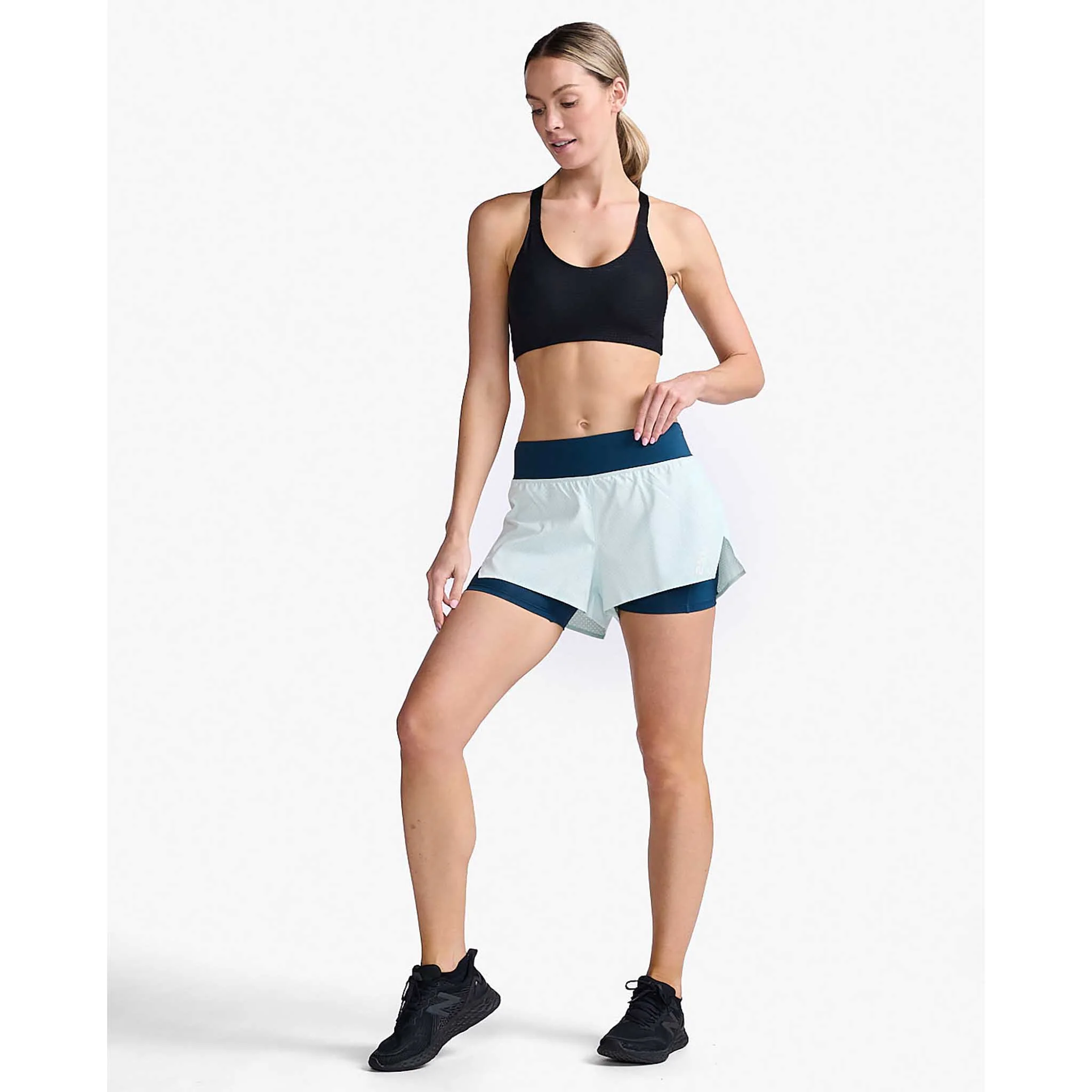 2XU Aero 2-en-1 4-Inch shorts de course à pied pour femme - Image 2