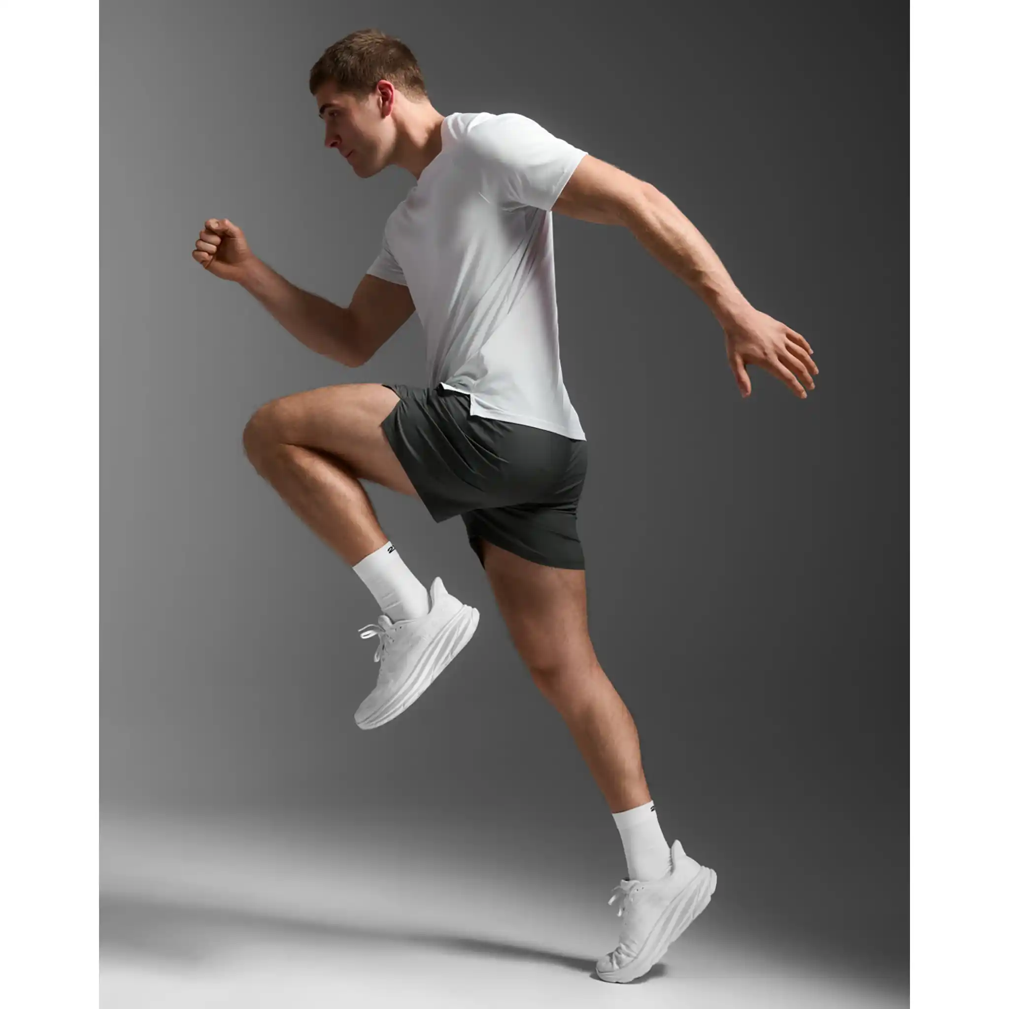 2XU Aero 5 Inch short de course à pied pour homme - Image 16