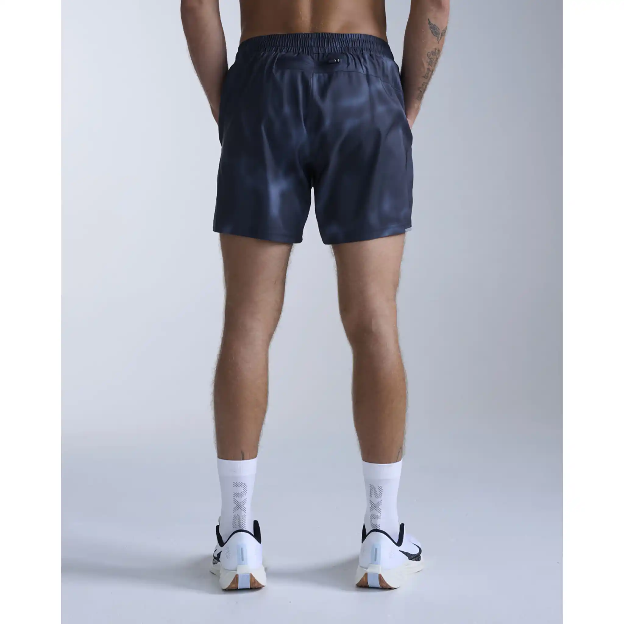 2XU Aero 5 Inch short de course à pied pour homme - Image 24