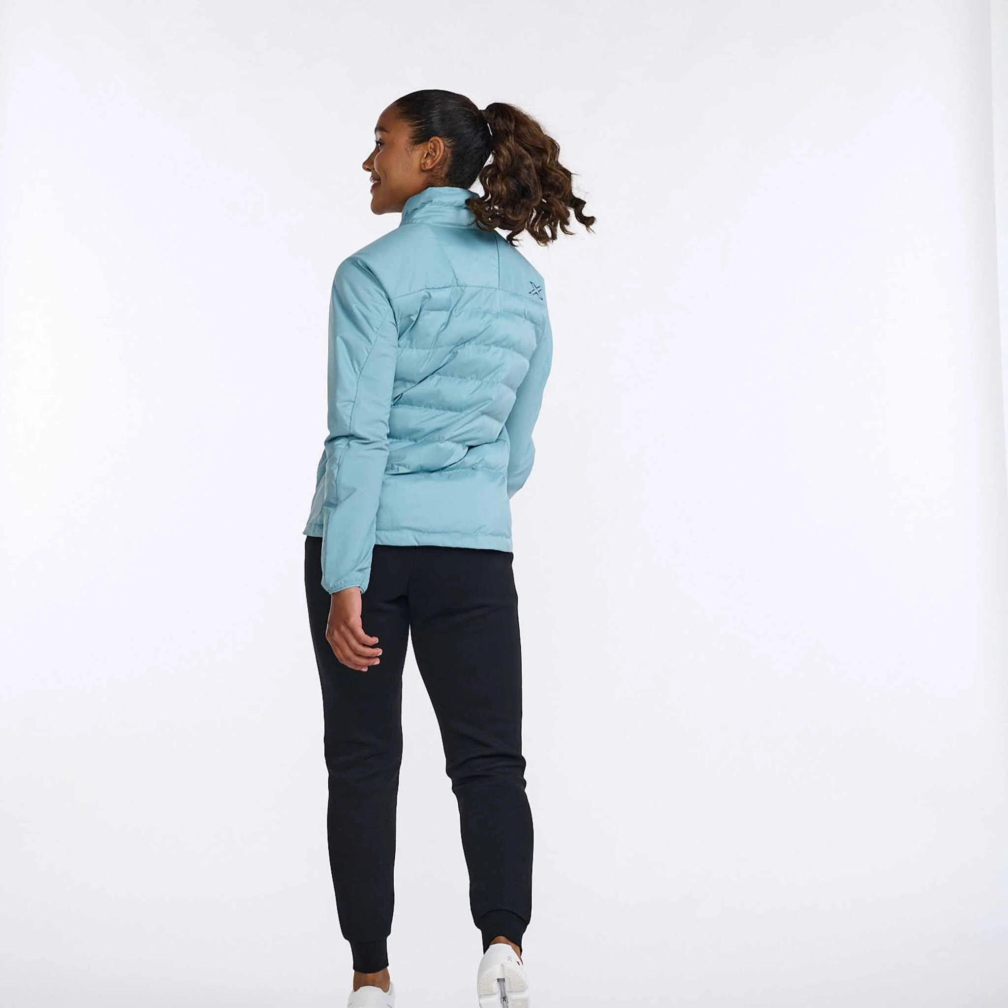 2XU Commute Packable manteau de course à pied compressible pour femme - Image 2