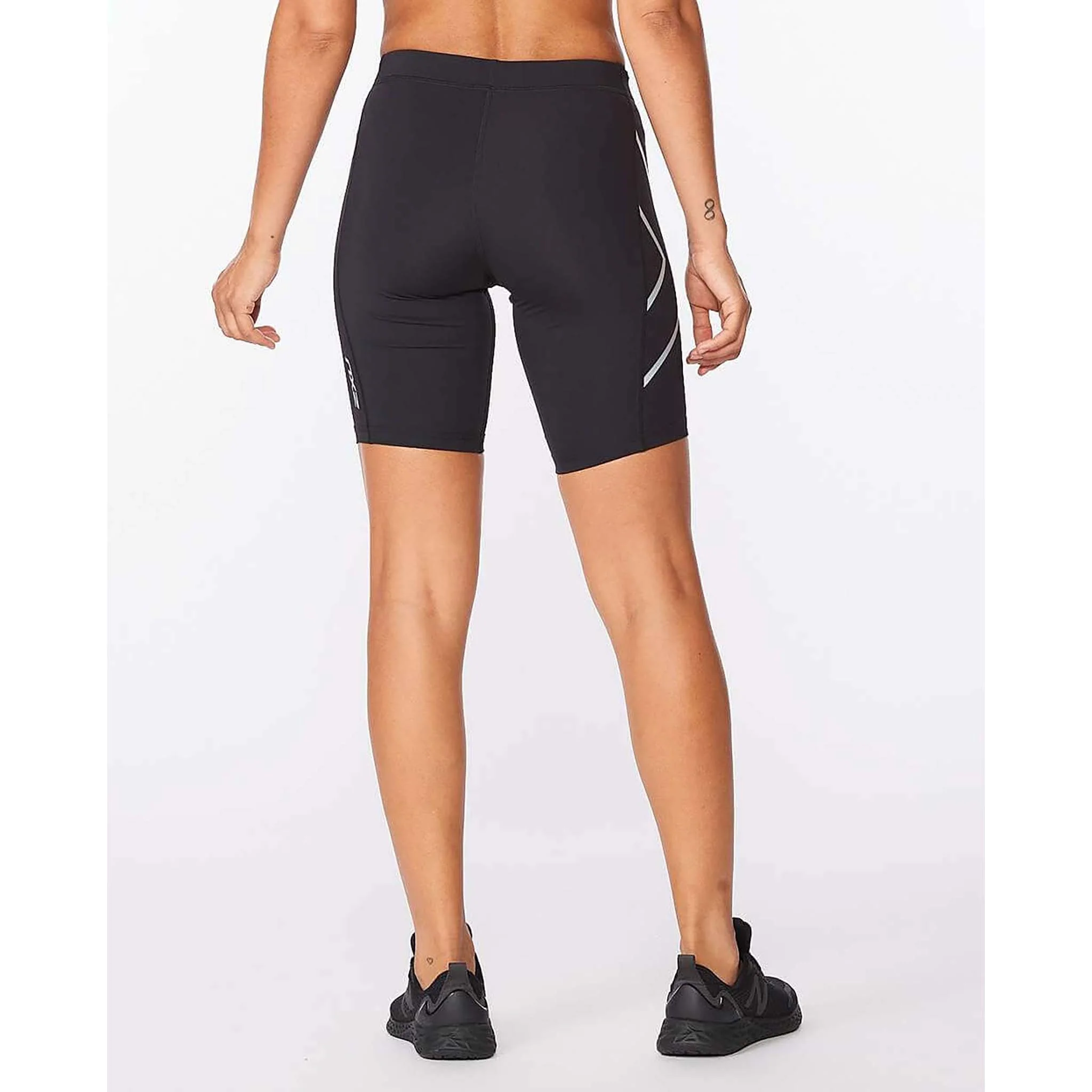 2XU Core Compression Short compressif sport pour femme - Image 5