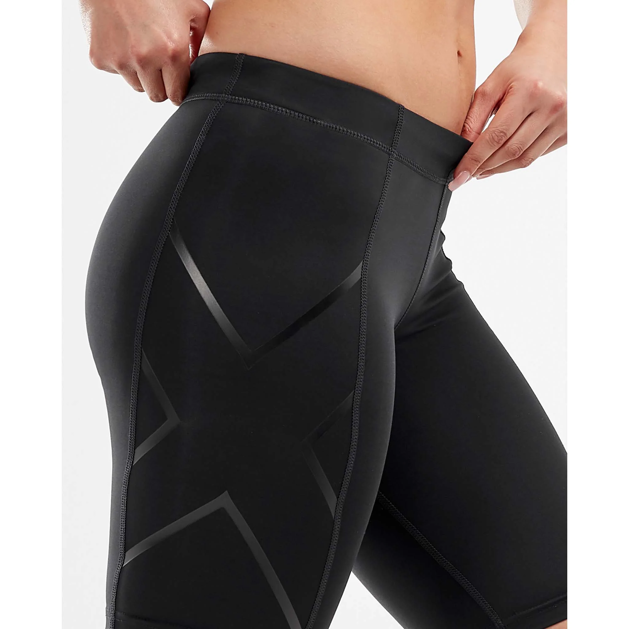 2XU Core Compression Short compressif sport pour femme - Image 9