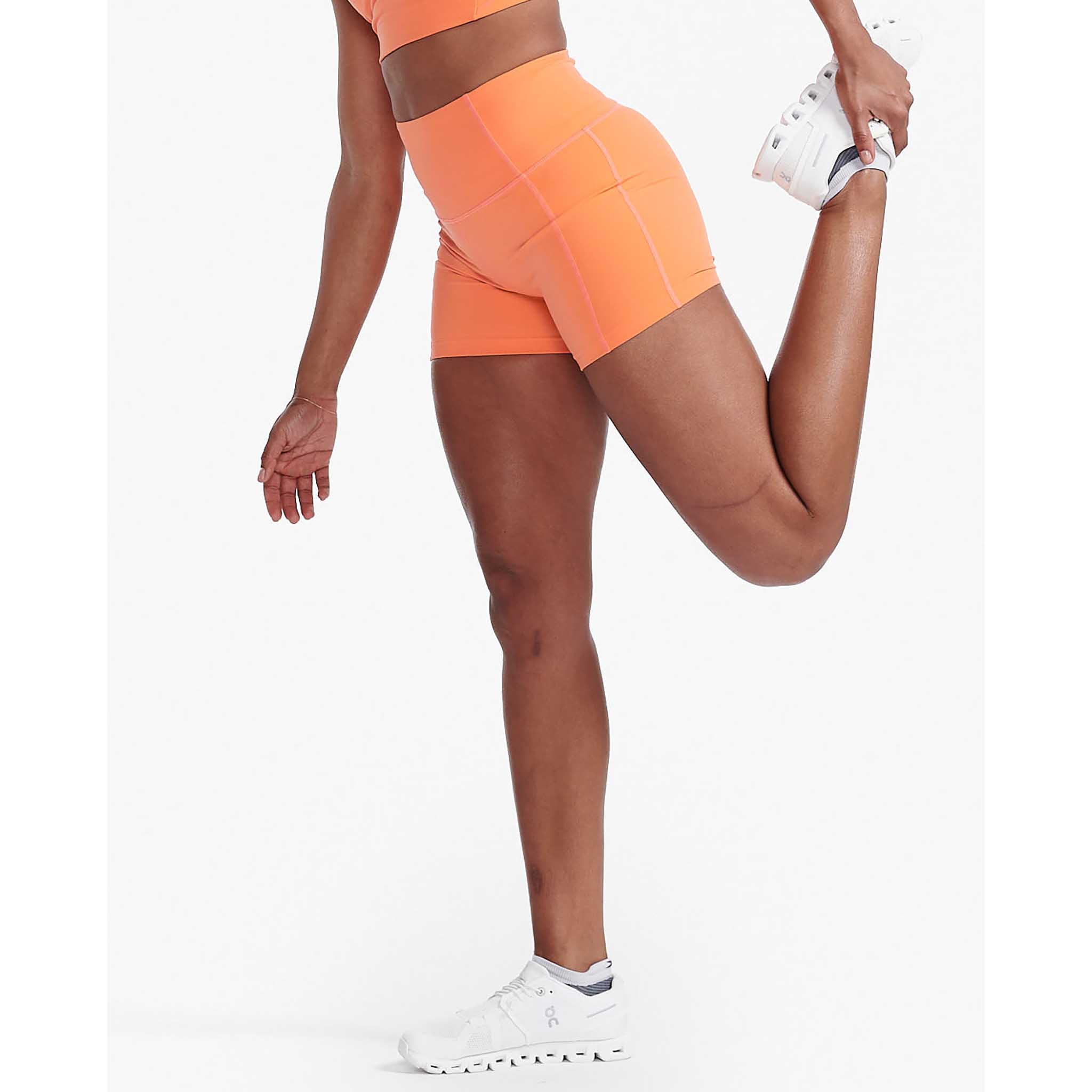 2XU Form Hi-Rise shorts cuissards sport pour femme - Image 2