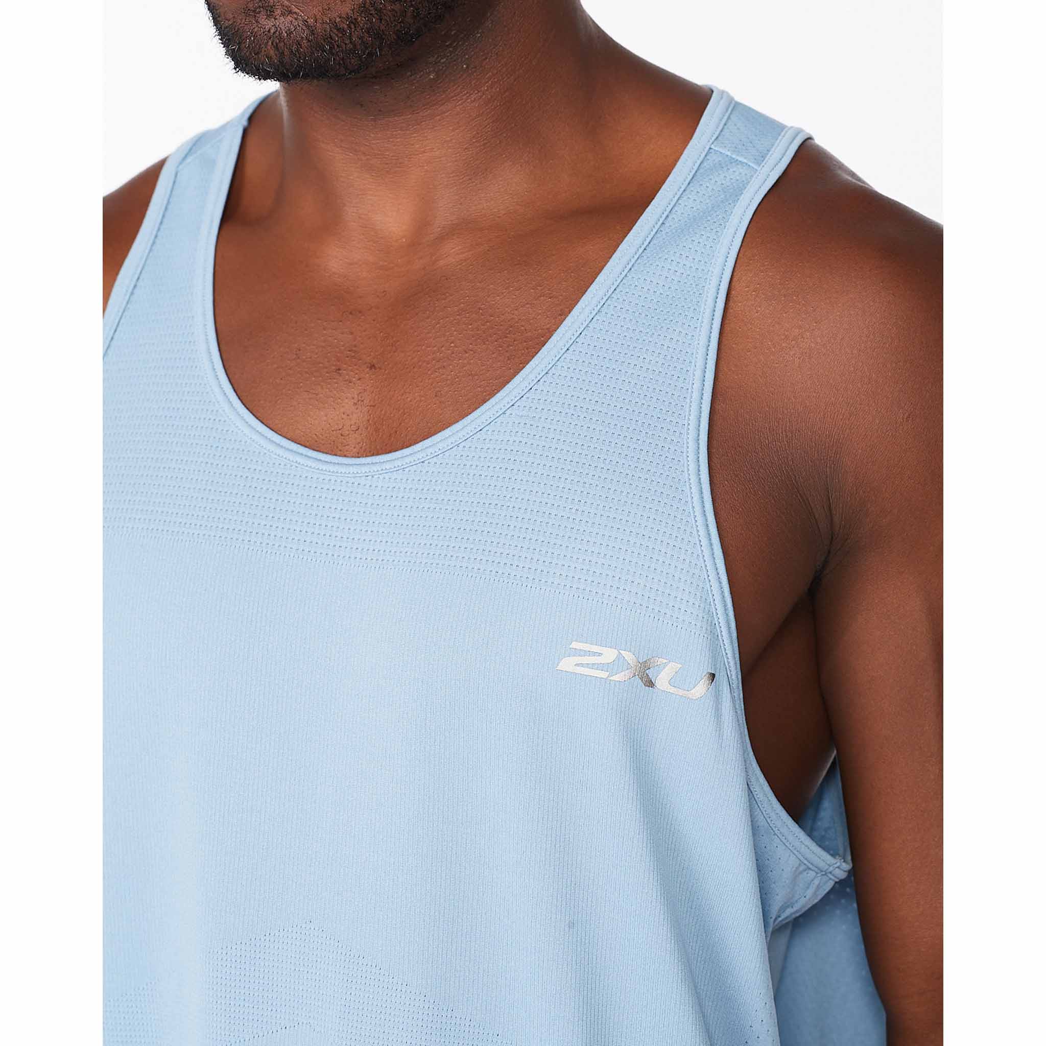 2XU Light Speed Tech Singlet maillot de corps de course pour homme - Image 4