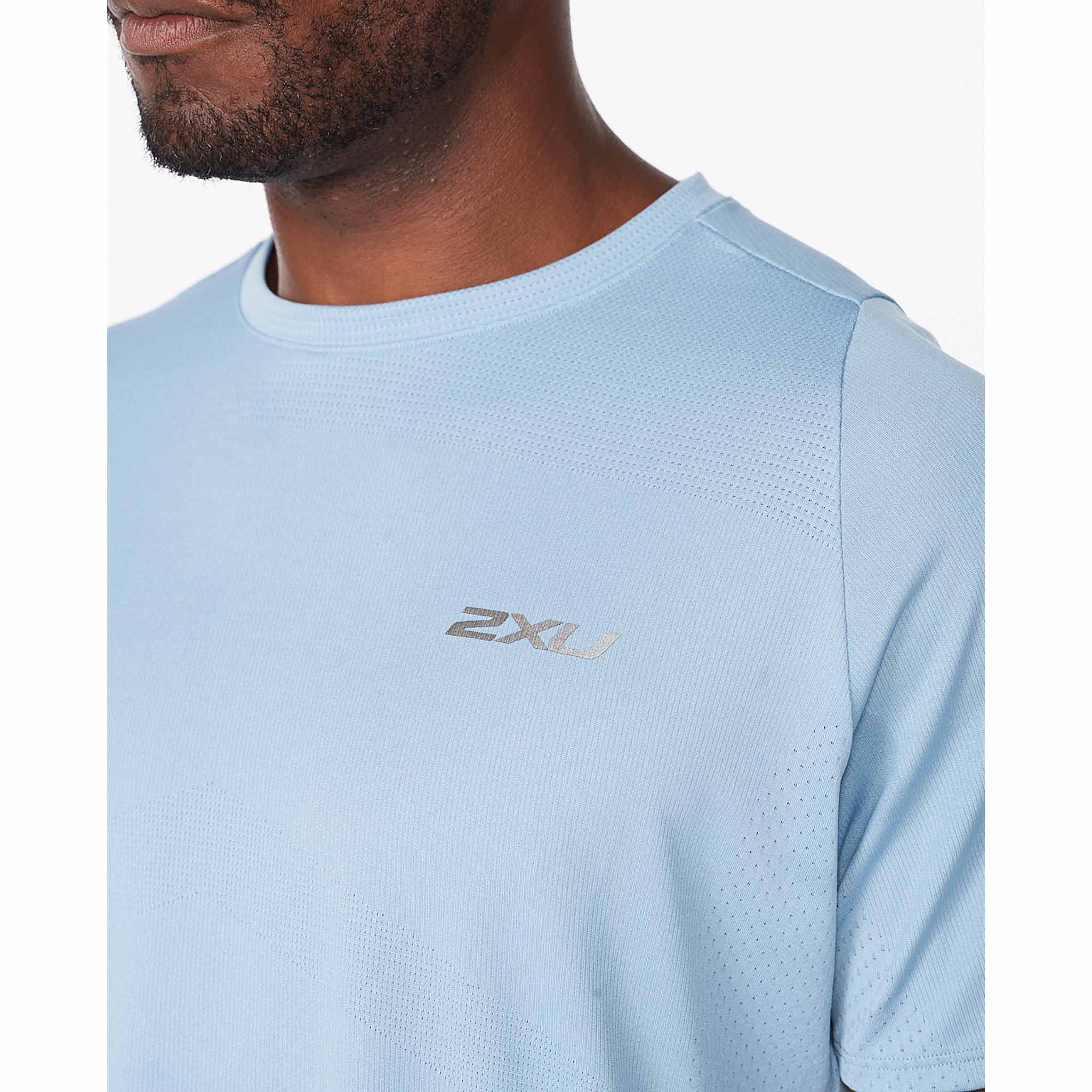 2XU Light Speed Tech Tee t-shirt de course à pied pour homme - Image 4