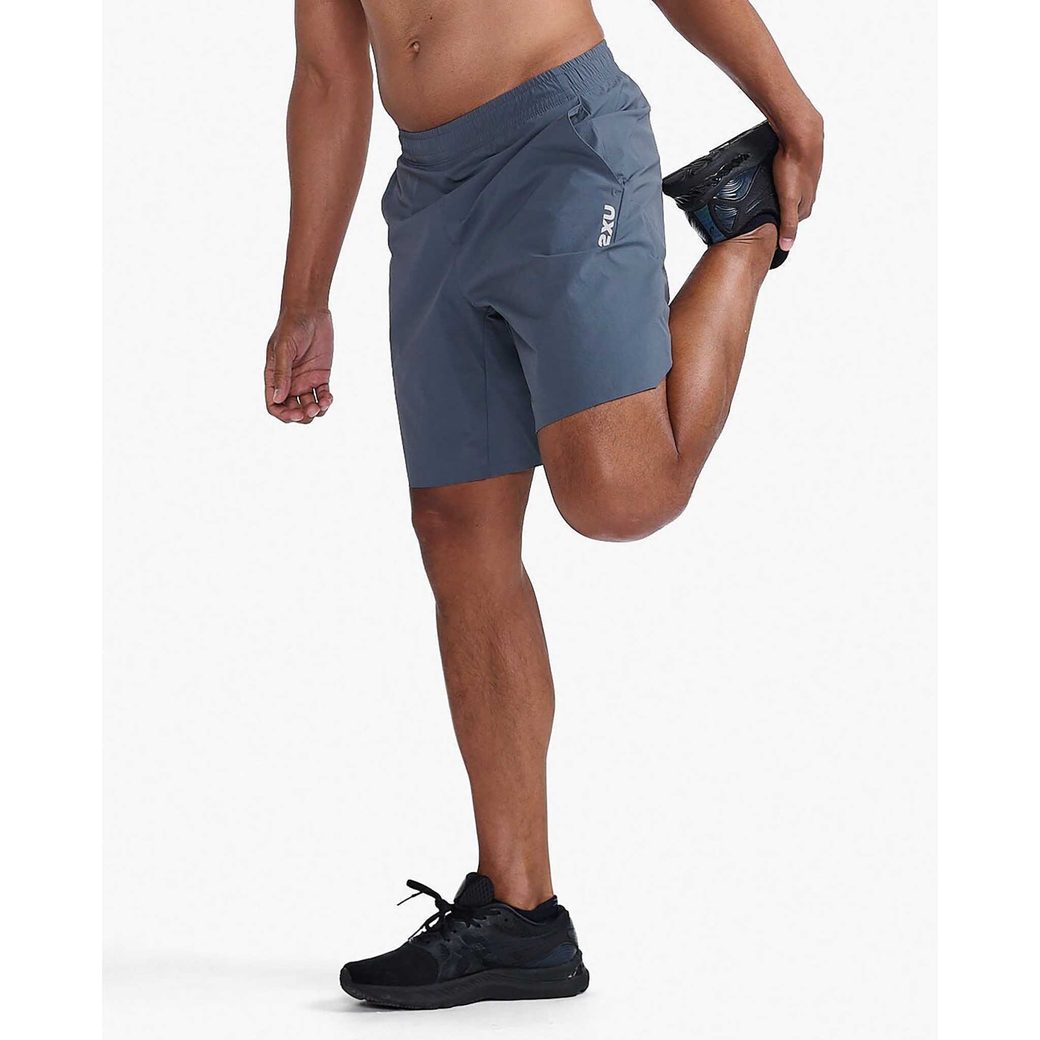 2XU Motion 8 Inch shorts de course à pied et entraÎnement pour homme - Image 2