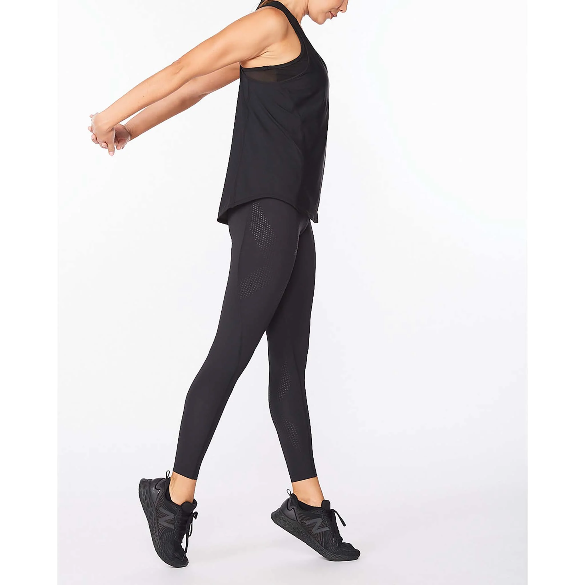 2XU Motion Mesh Tank top camisole de course à pied en maille femme - Image 4