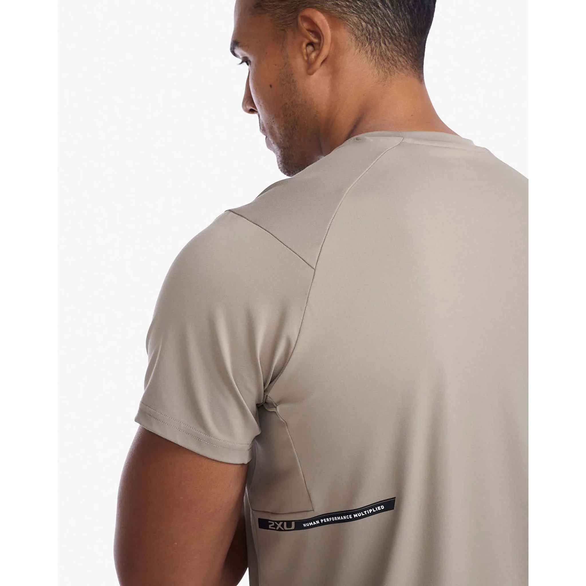 2XU Motion Tee t-shirt de course à pied pour homme - Image 6