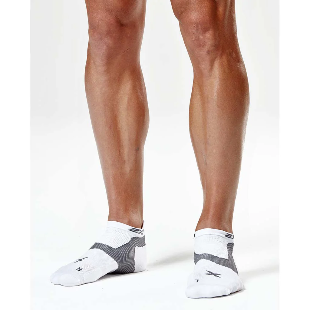 2XU Race Vectr chaussettes de sport court pour homme - Image 3