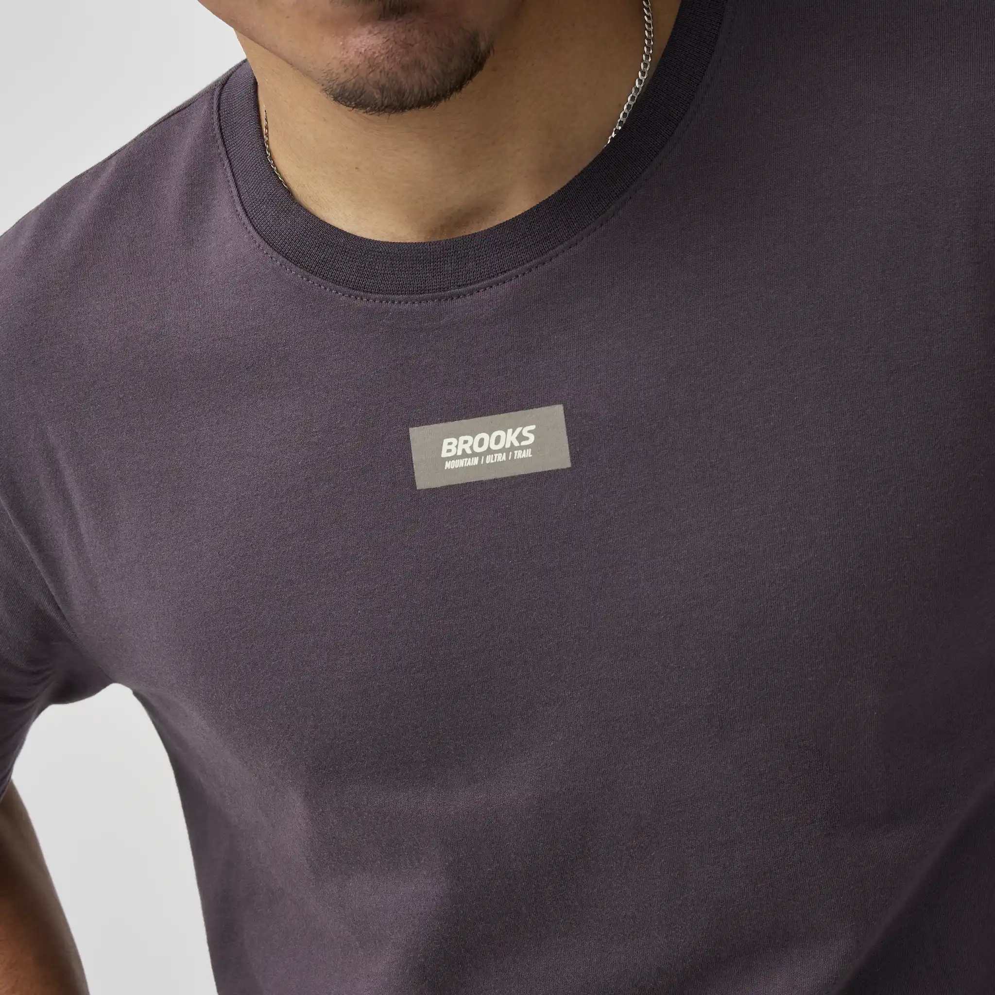 Brooks Graphic t-shirt à imprimé à manches courtes pour homme - Image 13