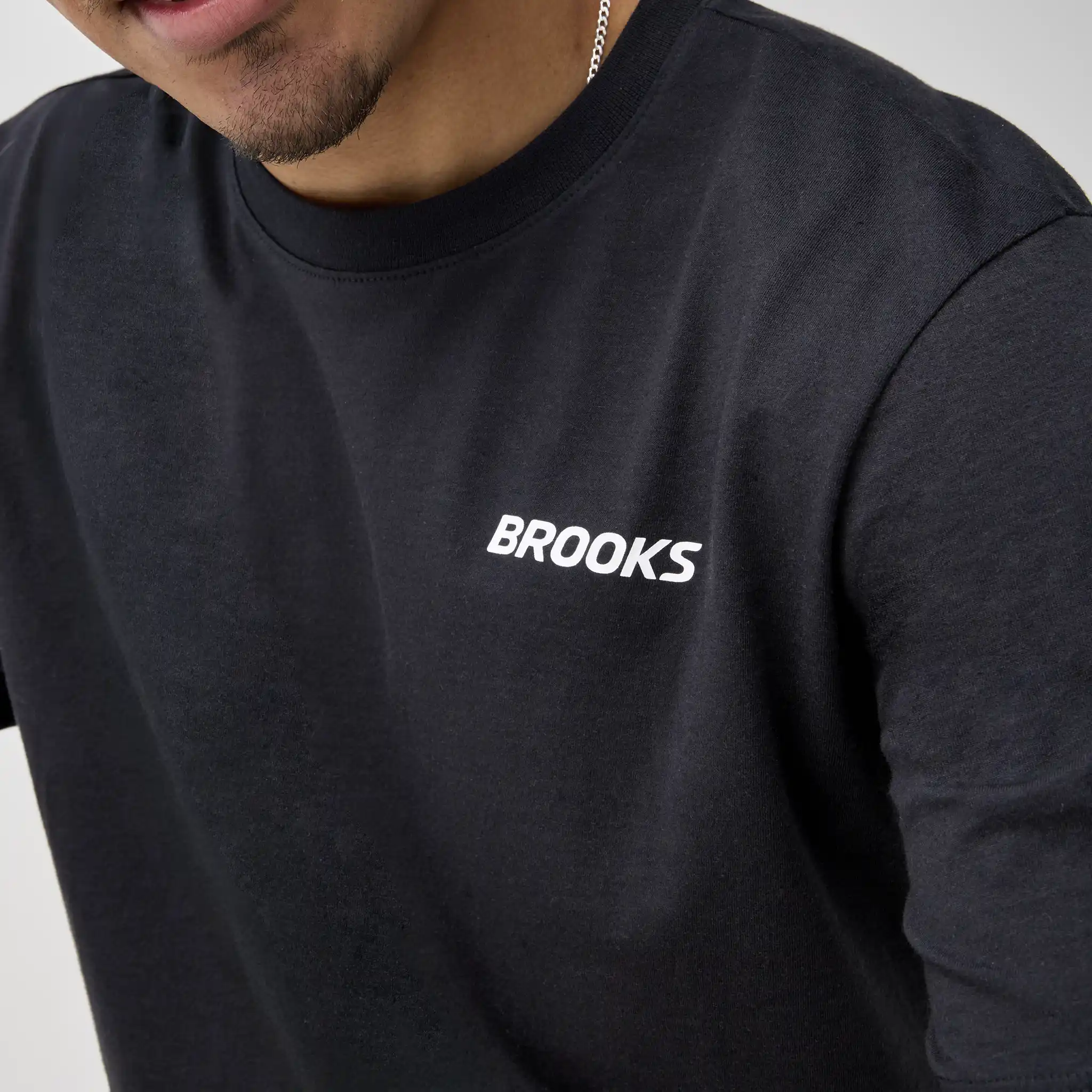 Brooks Graphic t-shirt à imprimé à manches courtes pour homme - Image 9