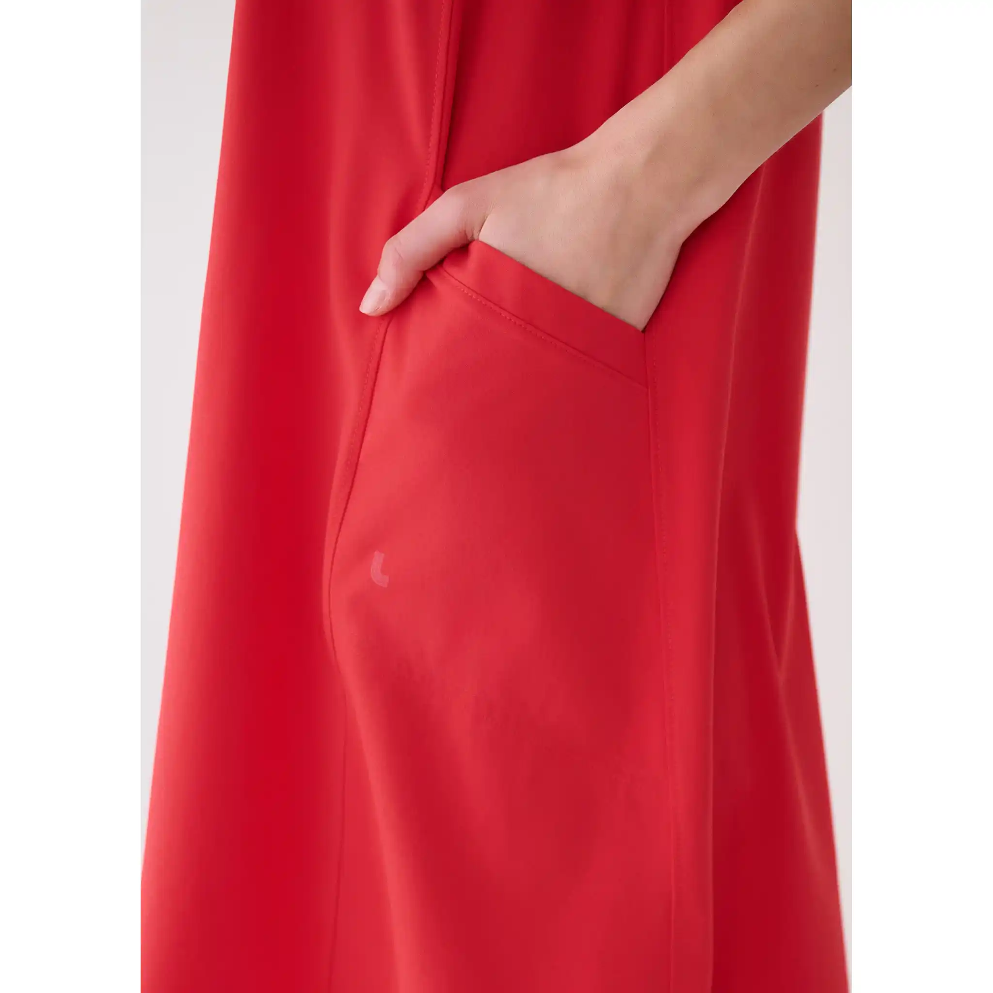 Lolë Robe Olivie Swing - Image 4