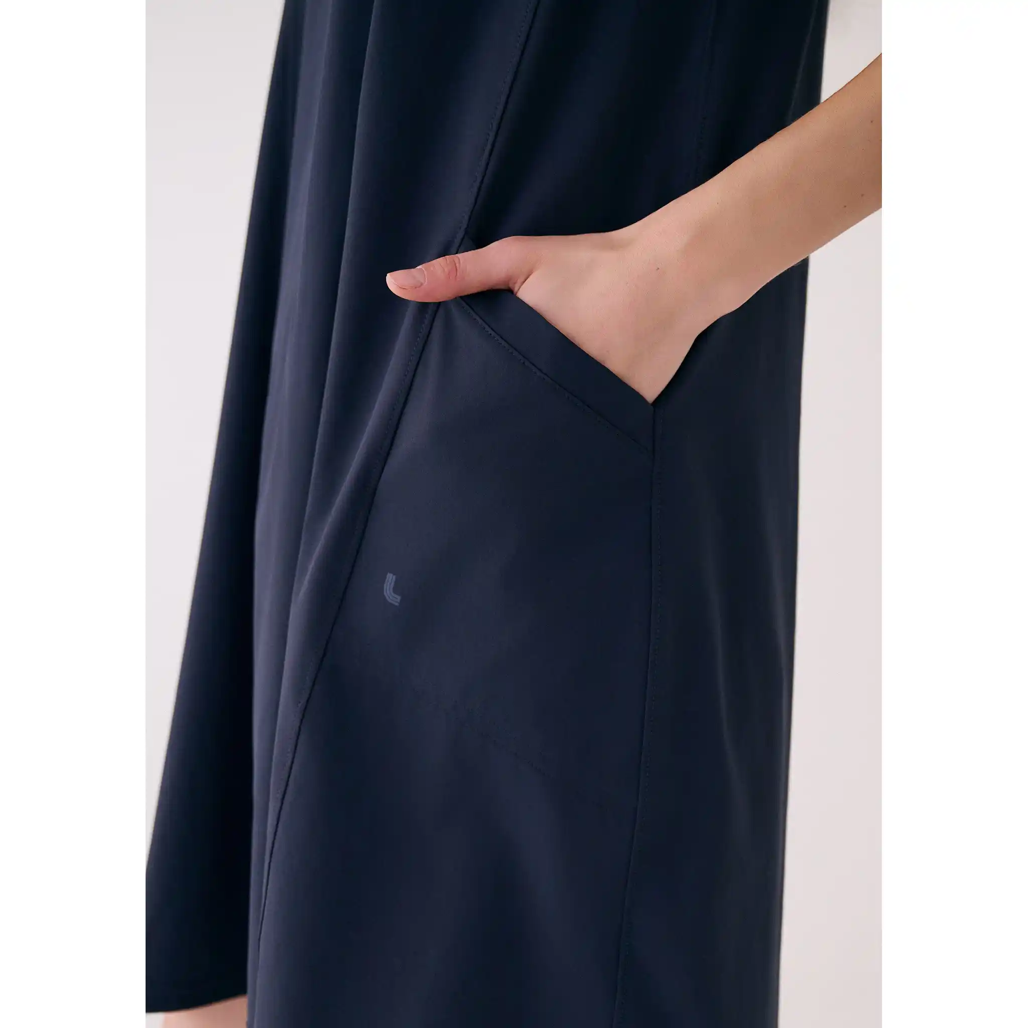 Lolë Robe Olivie Swing - Image 8