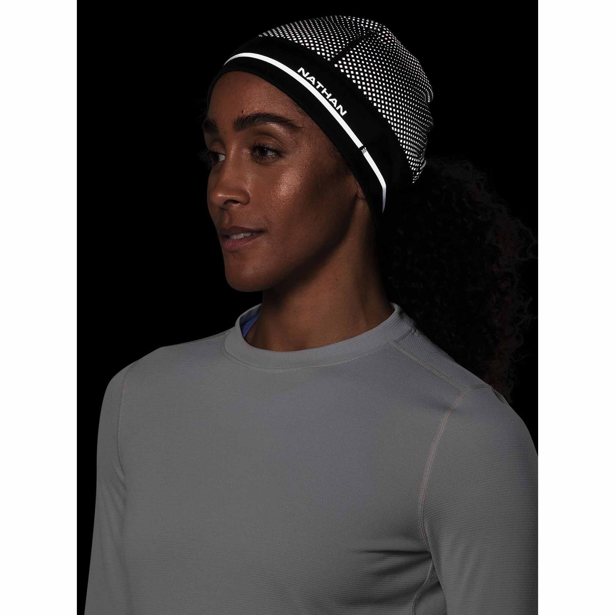 Nathan HyperNight Reflective Pony Tail Beanie tuque de course à pied - Image 7