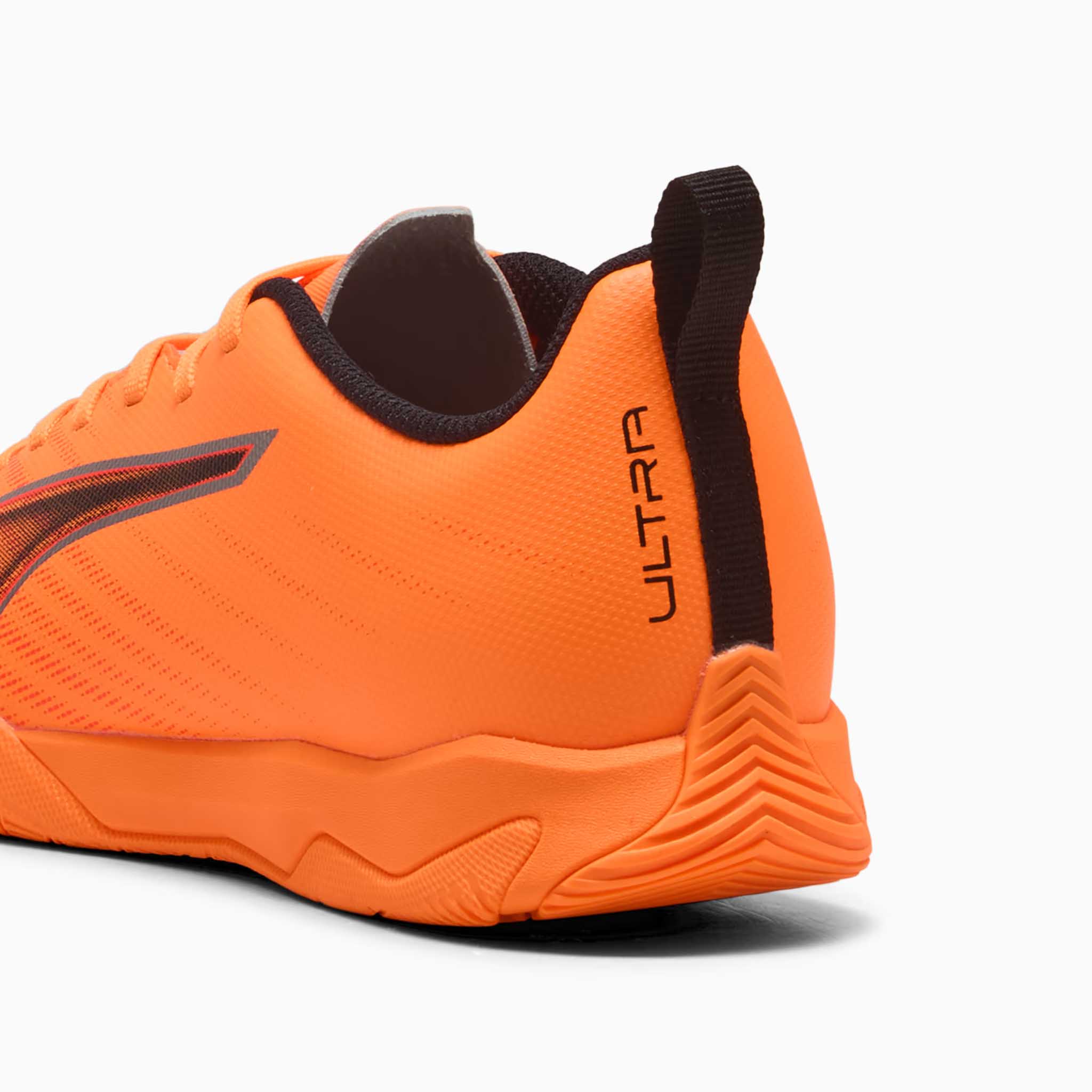 Puma Ultra 6 Play IT junior chaussures soccer intérieur pour enfant - Image 9