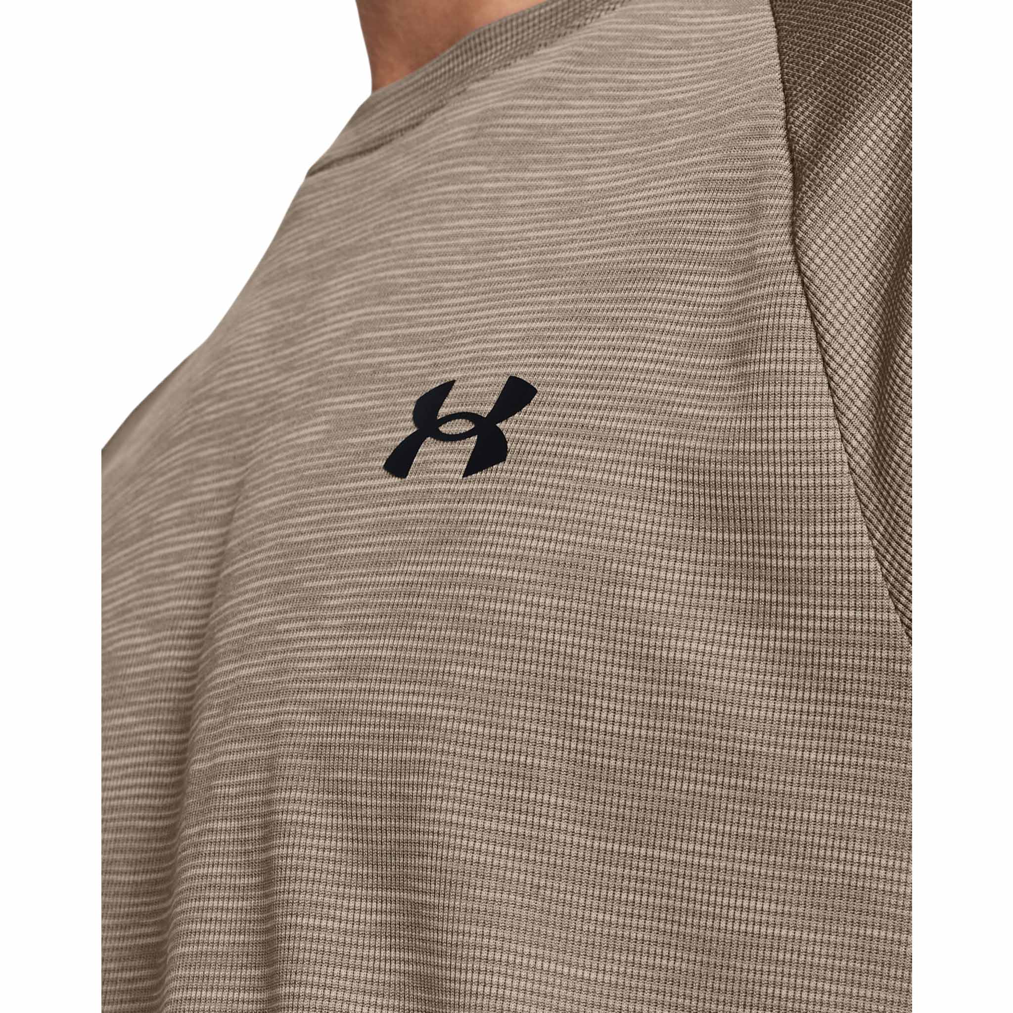 UA Tech t-shirt texturé d'entraînement pour homme - Image 9
